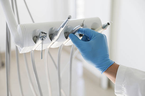 Professional Tooth Extraction technician working in Bayshore, OR